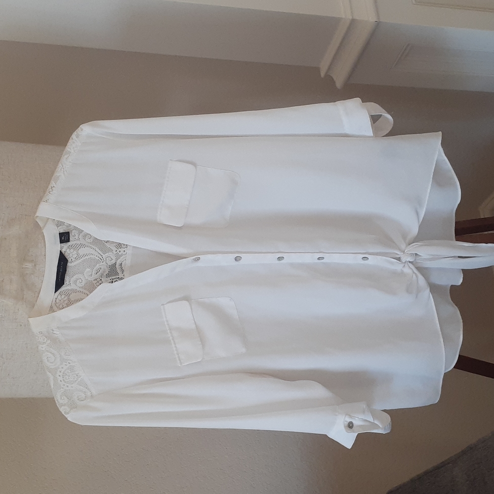 *****Bundle any 3 items for $20**** XL 3/4  sleeve button up blouse